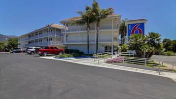 Aparcamiento sin asistencia gratuito