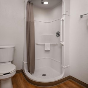 Douche, serviettes fournies