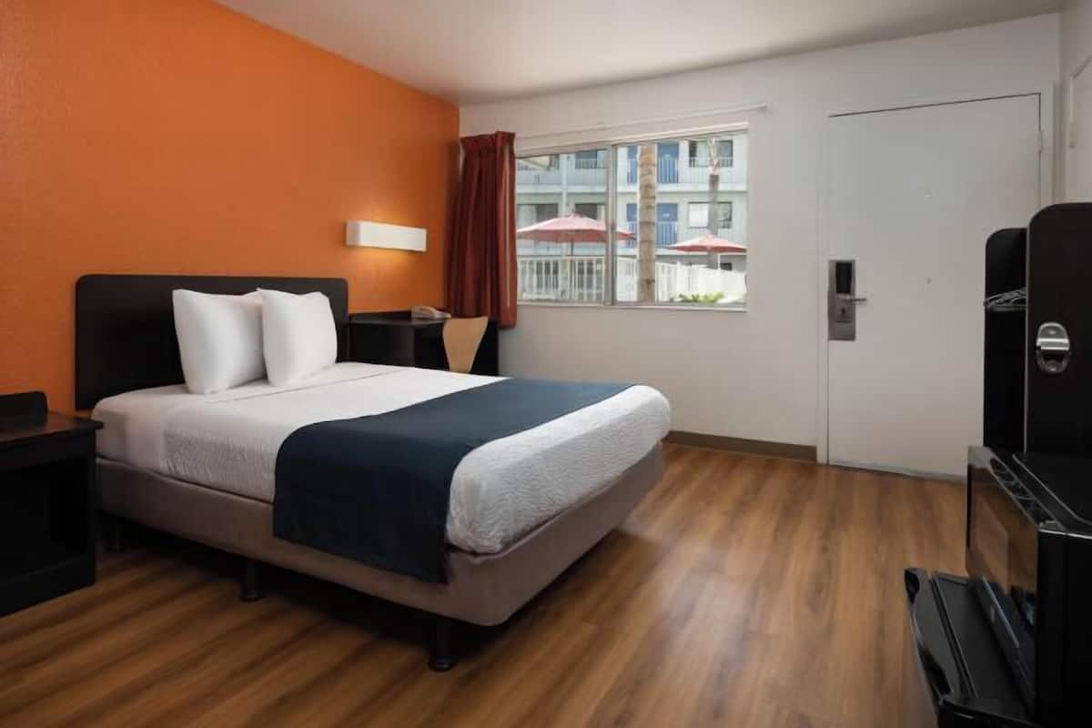 Blendingsgardiner, wi-fi (inkludert) og sengetøy