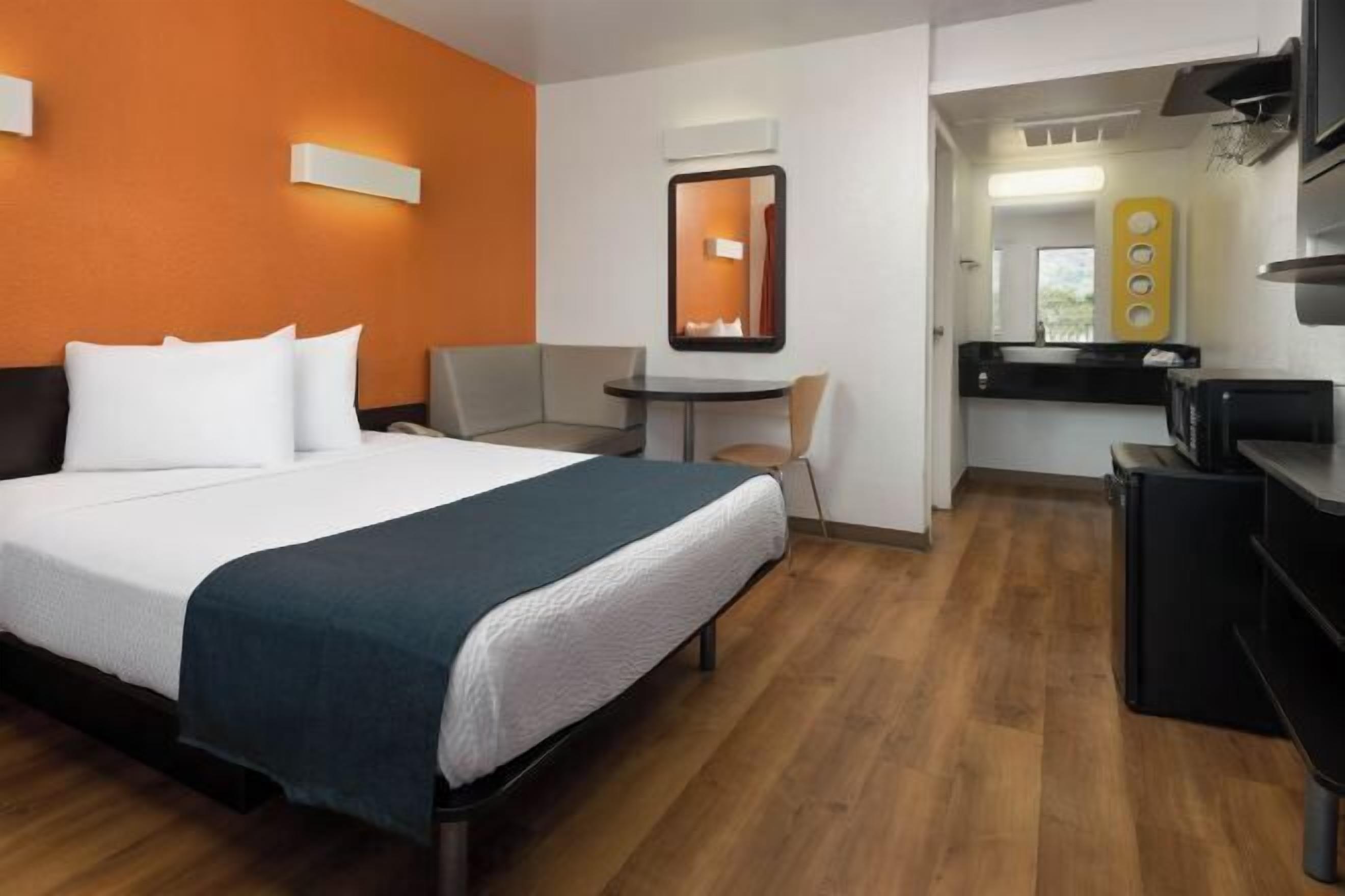 Blendingsgardiner, wi-fi (inkludert) og sengetøy