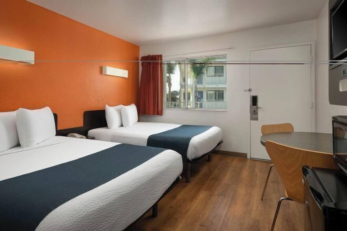 Blendingsgardiner, wi-fi (inkludert) og sengetøy