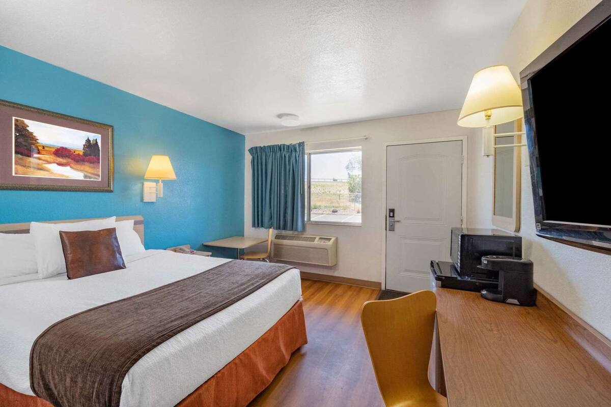 Desk, free WiFi, bed sheets