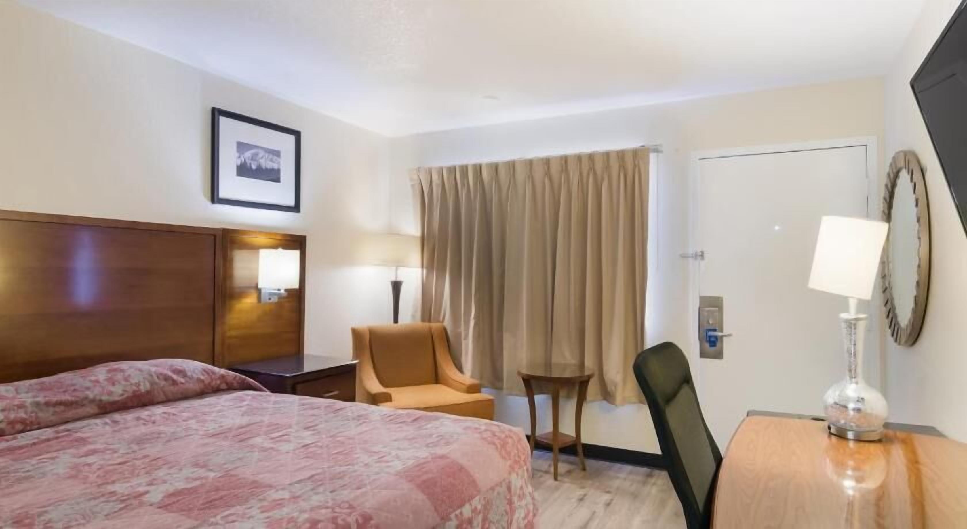 Desk, free WiFi, bed sheets