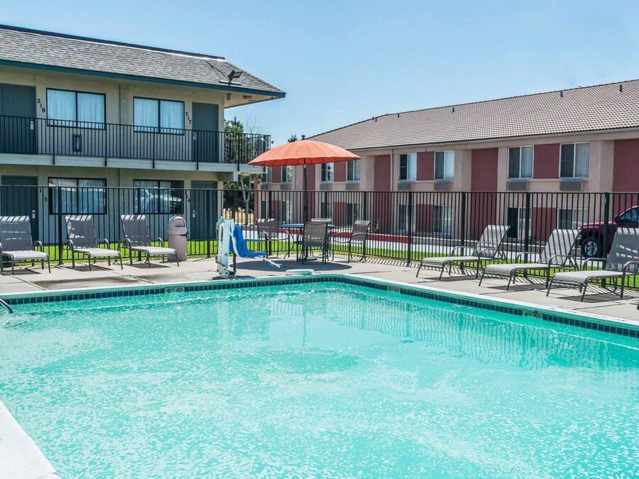 Piscina stagionale all'aperto