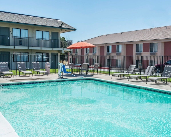 Seasonal outdoor pool