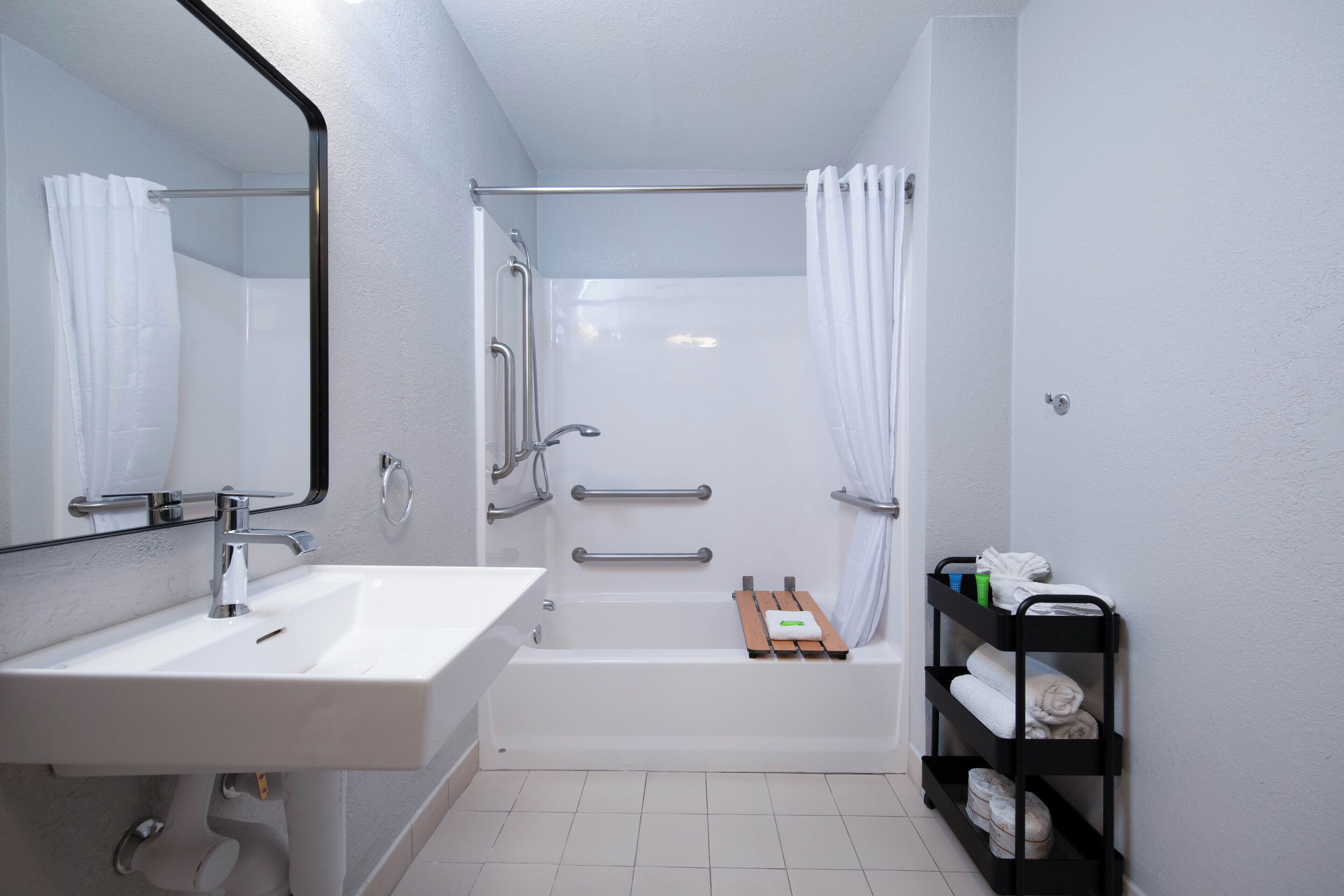 Full Bed ADA Bathtub