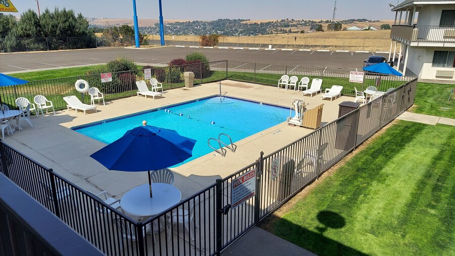 Motel 6 Pendleton, OR
