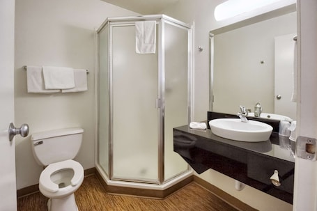 Shower, towels, soap, toilet paper. Motel 6 Pendleton, OR