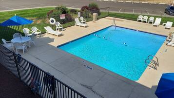 Sesongbasert utendørsbasseng