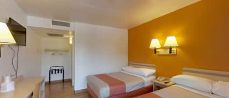 Minibar, free WiFi, bed sheets