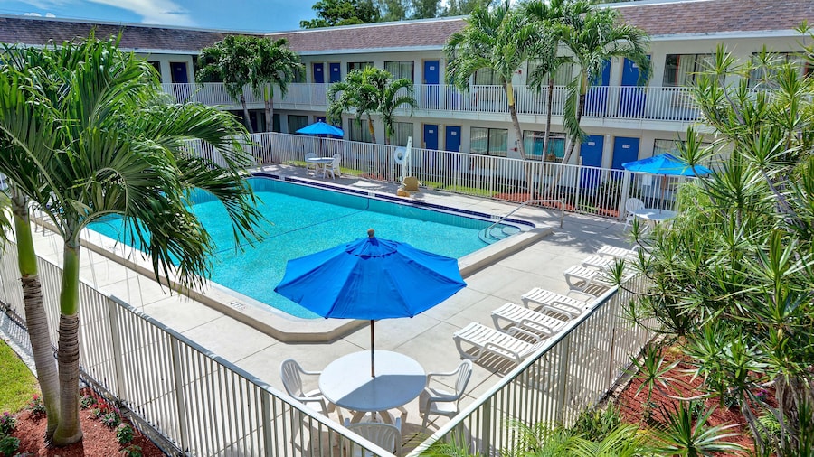 Motel 6 Dania Beach