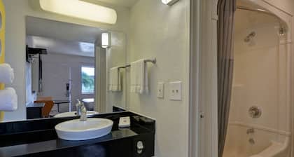 Motel 6 Dania Beach