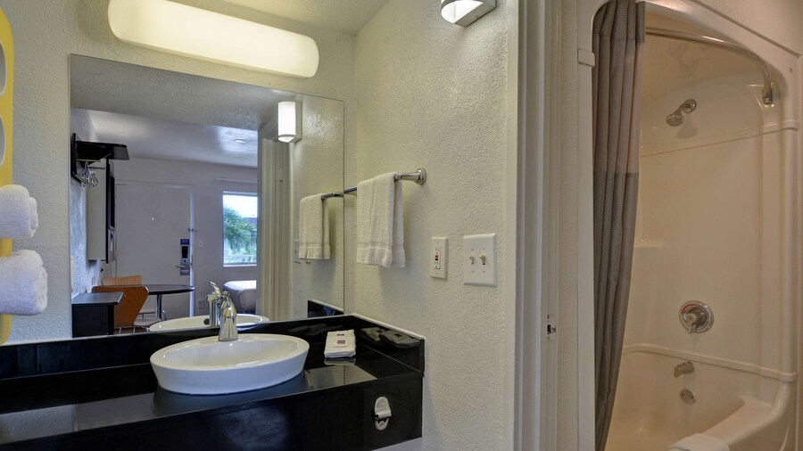 Motel 6 Dania Beach