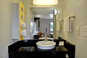Shower, towels