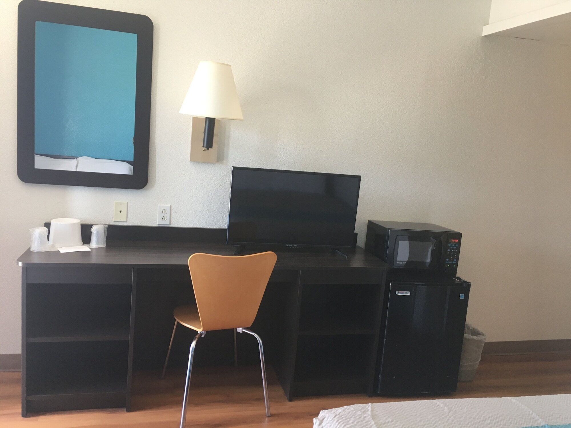 Free wired Internet, bed sheets