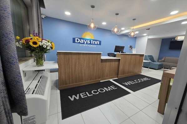 Lobby - Days Inn by Wyndham Rock Springs I-80/Green River (Rock Springs)