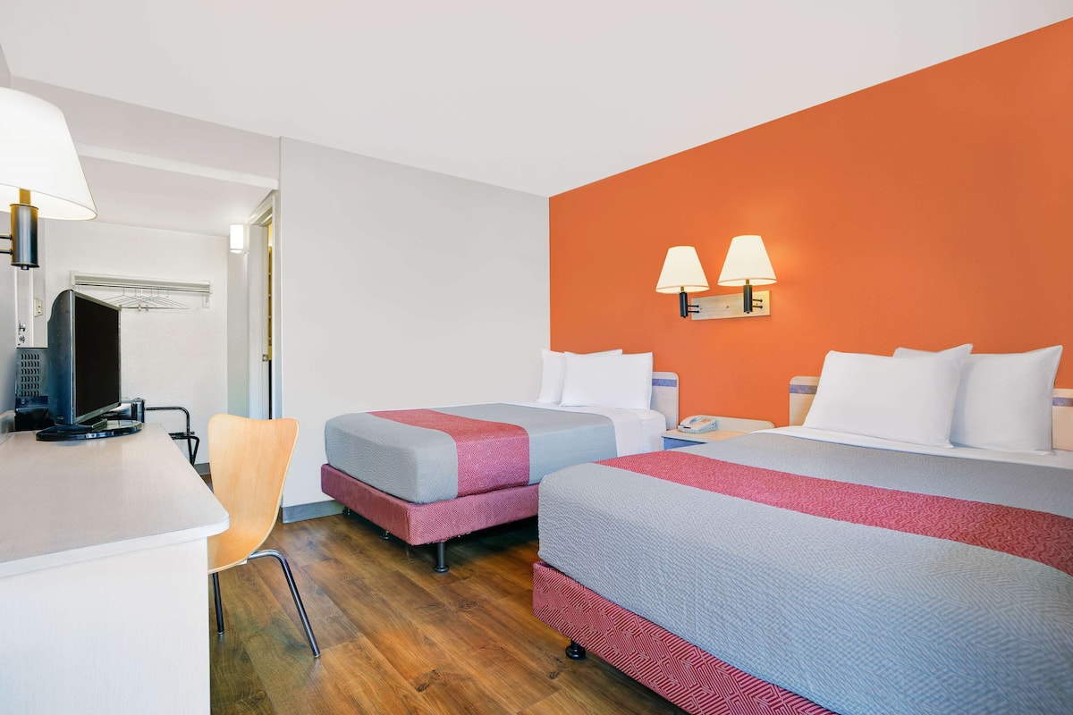 Desk, free WiFi, bed sheets