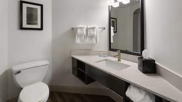 Ensemble douche/baignoire, articles de toilette gratuits, sèche-cheveux