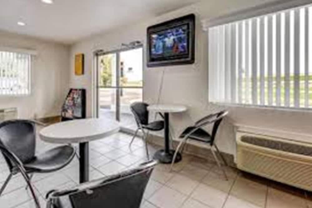 Motel 6 Bellmead, TX - Waco