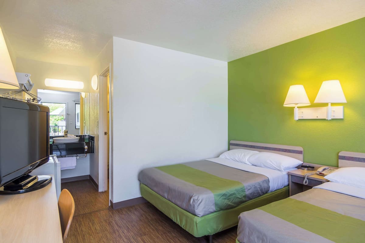 Free WiFi, bed sheets, wheelchair access