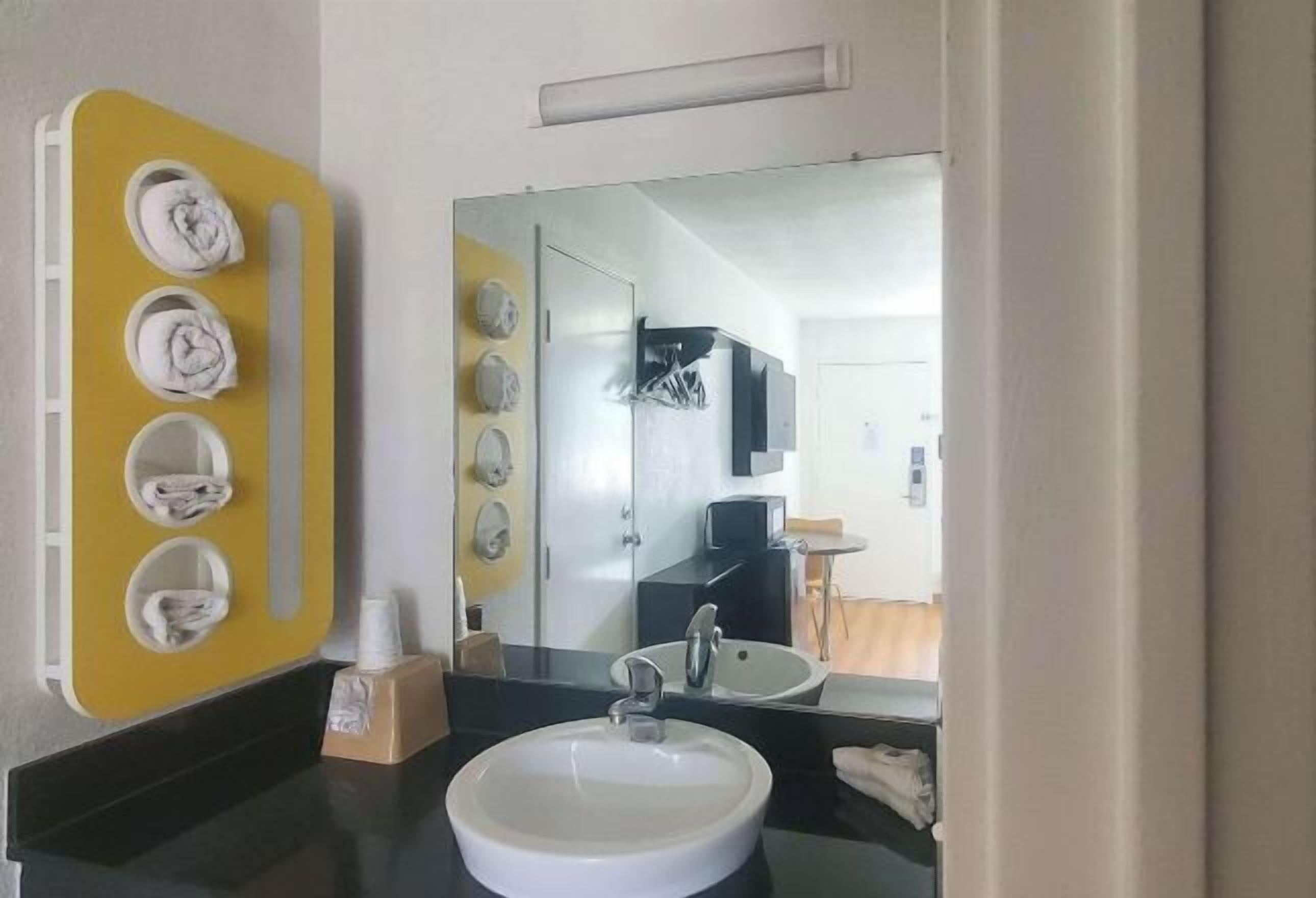 Bathroom | Shower, towels