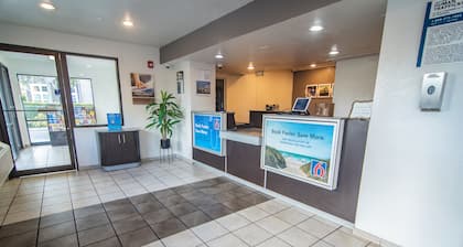 Motel 6 Kissimmee, FL - Orlando
