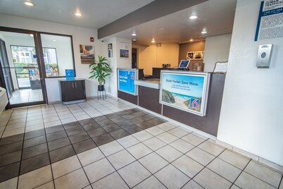 Motel 6 Kissimmee, FL - Orlando