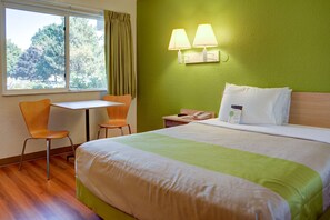 Free WiFi, bed sheets - Motel 6 Springfield, OR - Eugene North (Springfield)