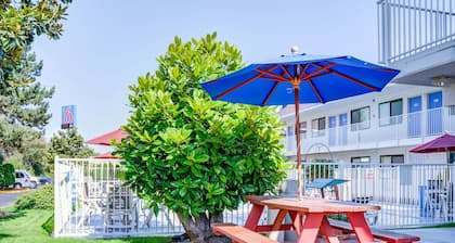 Motel 6 Springfield, OR - Eugene North