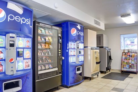 Vending machine. Motel 6 Springfield, OR - Eugene North