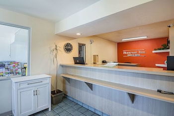 Hotel entrance and lobby at Rodeway Inn Kissimmee Maingate West