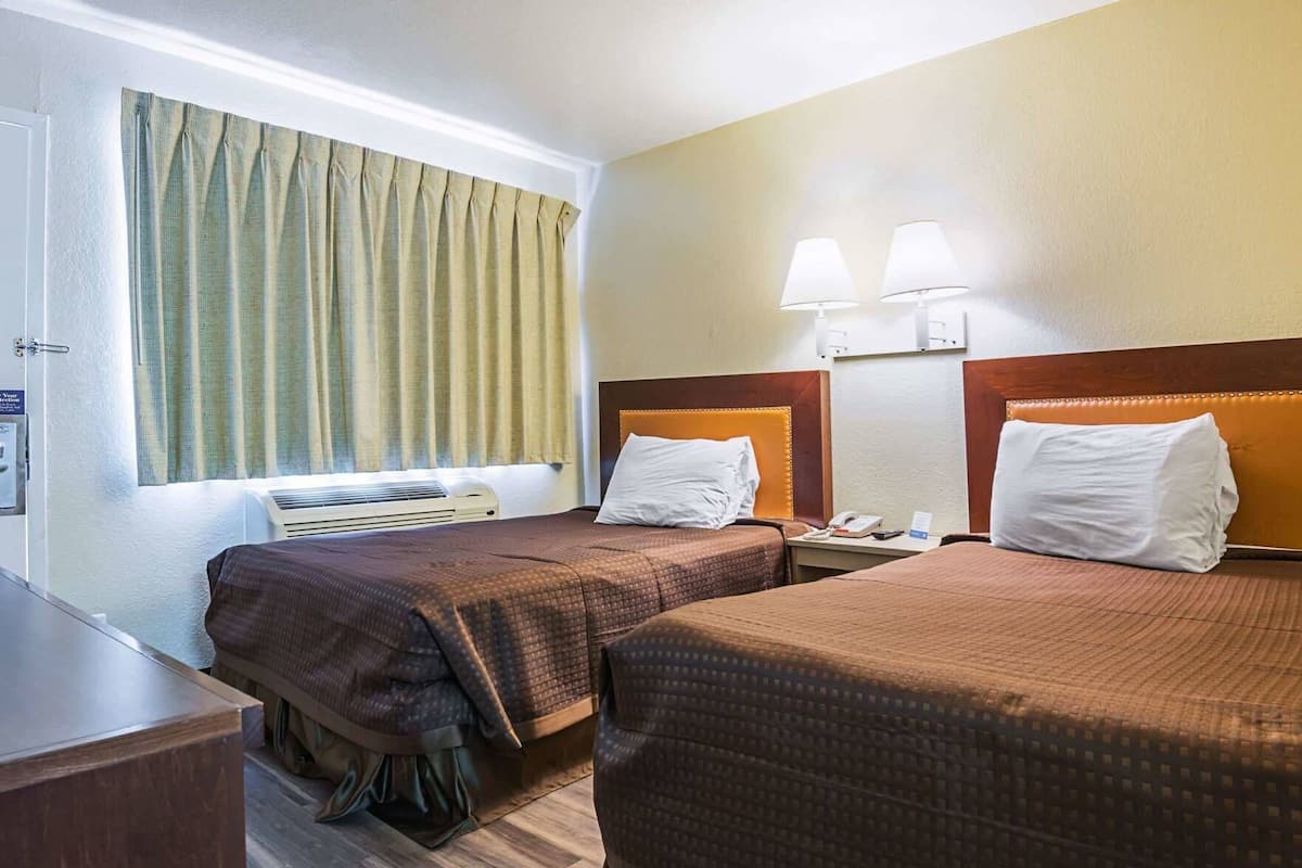 Blackout curtains, soundproofing, free WiFi, bed sheets