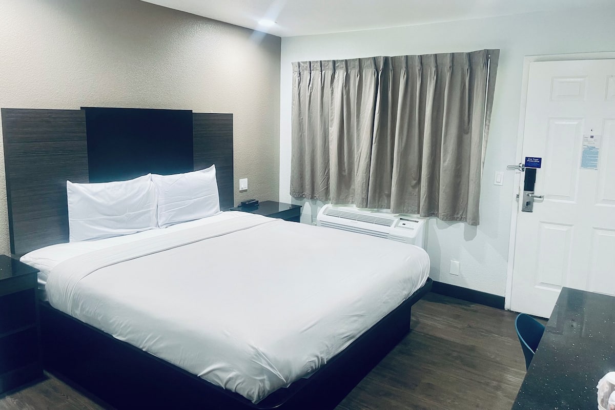 Free WiFi, bed sheets, wheelchair access