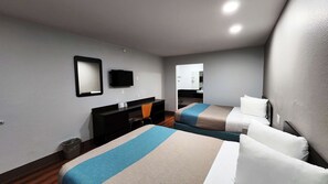 Desk, blackout drapes, iron/ironing board, free WiFi - Motel 6 Webster, TX - Houston - Nasa Lake (Webster)