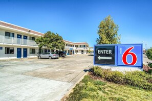 Exterior - Motel 6 Redding, CA - North (Redding)