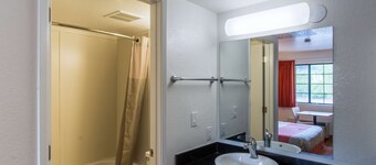 Motel 6 Redding, CA - North