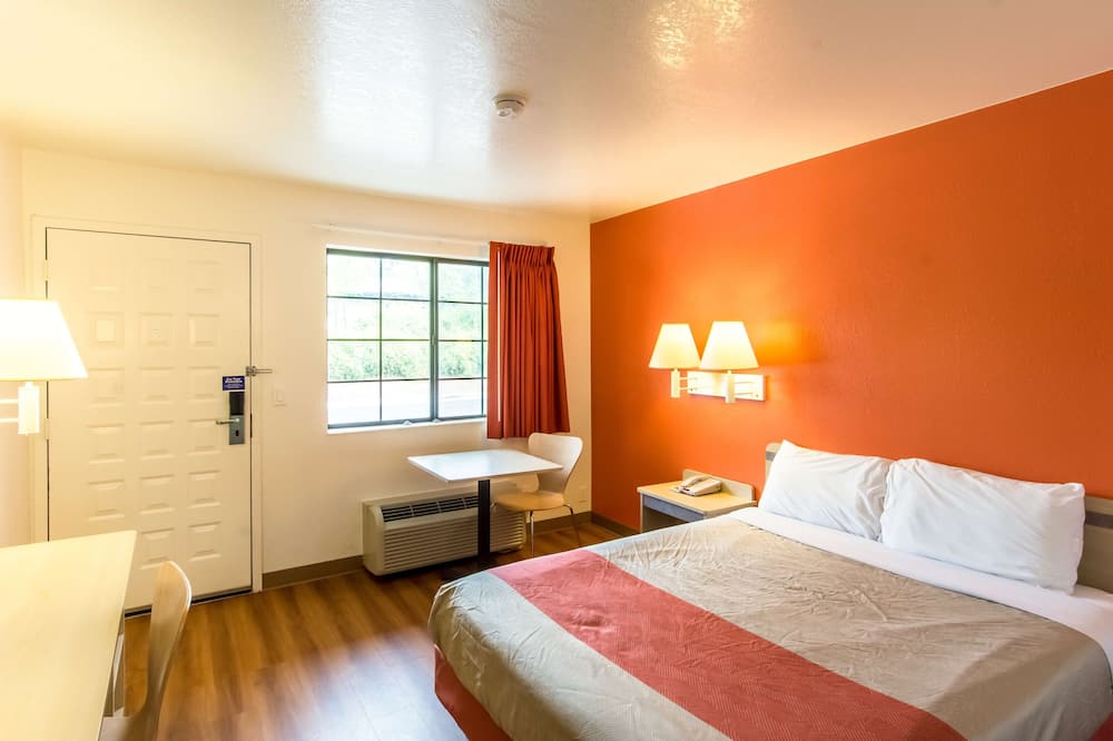 Motel 6 Redding, CA - North