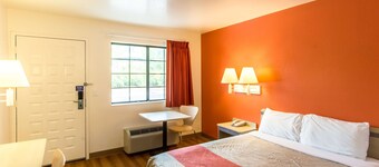 Motel 6 Redding, CA - North