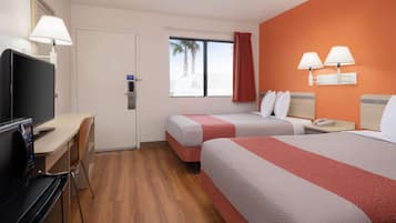 Escritorio, wifi gratis, ropa de cama