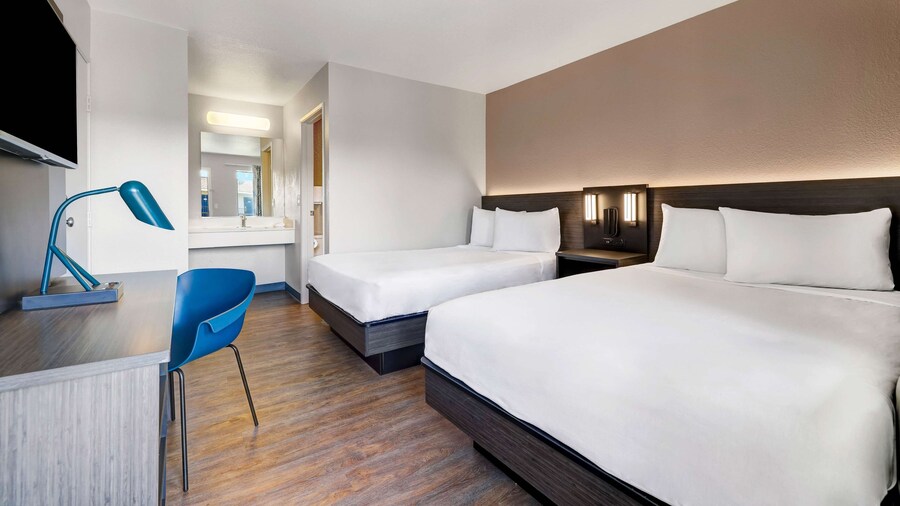 Motel 6 Kirkland, WA - North Kirkland