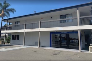 Majoituspaikan julkisivu