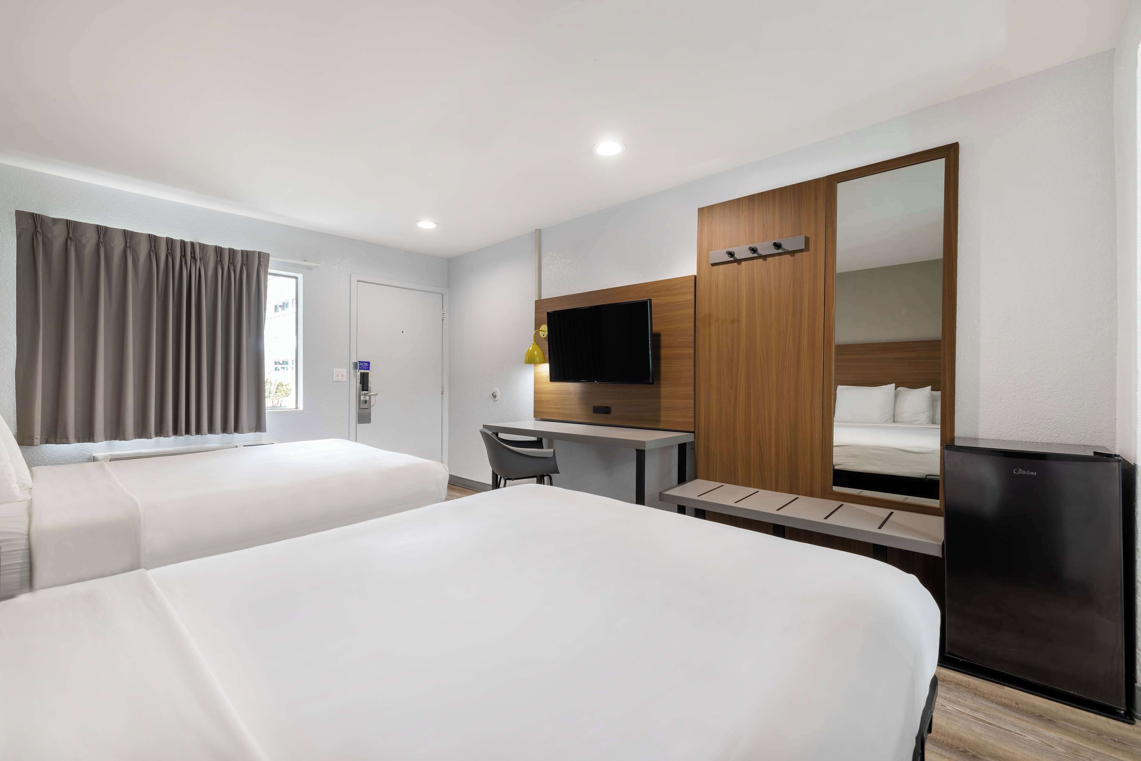 Photo - Motel 6-Santa Ana, CA