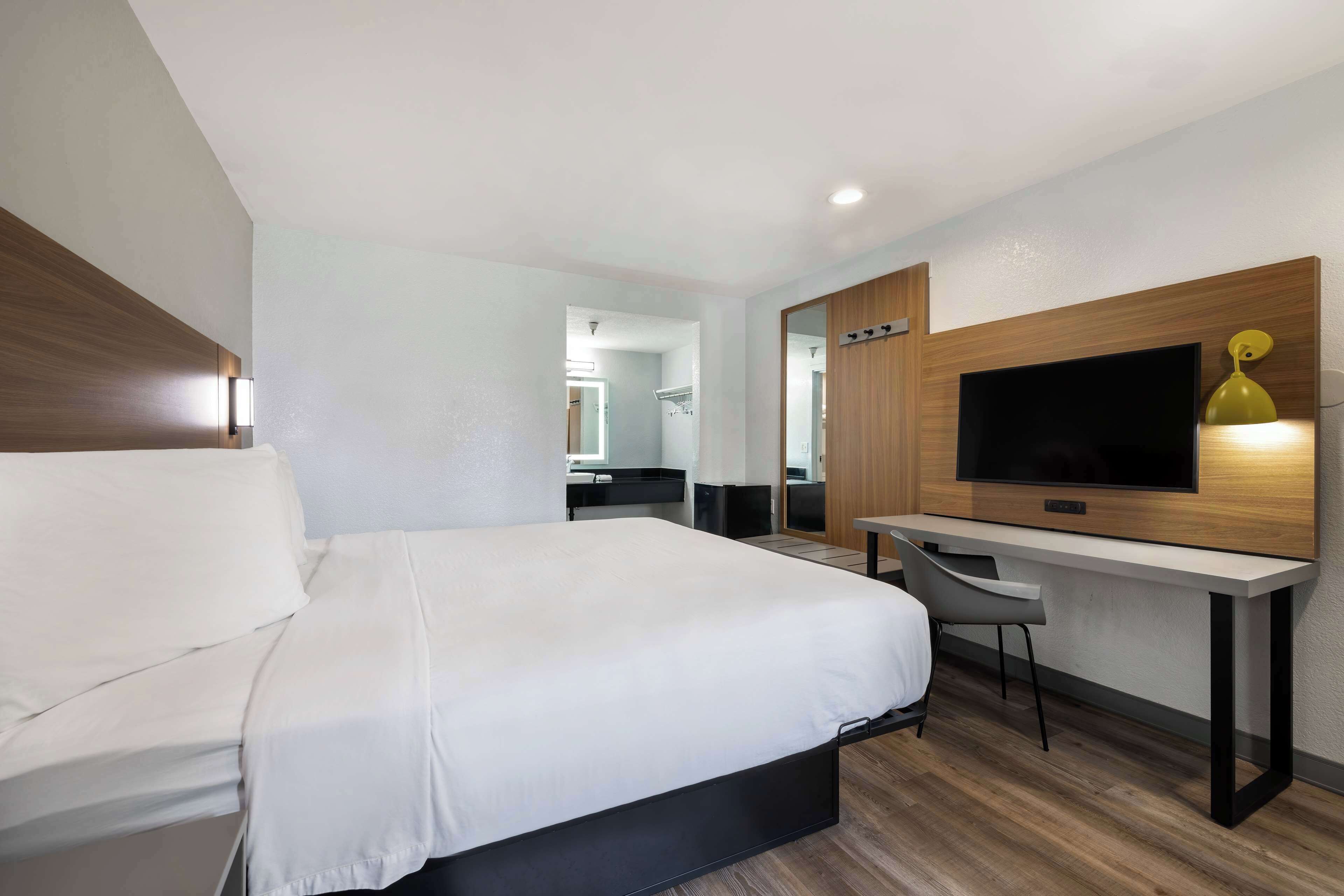 Photo - Motel 6-Santa Ana, CA