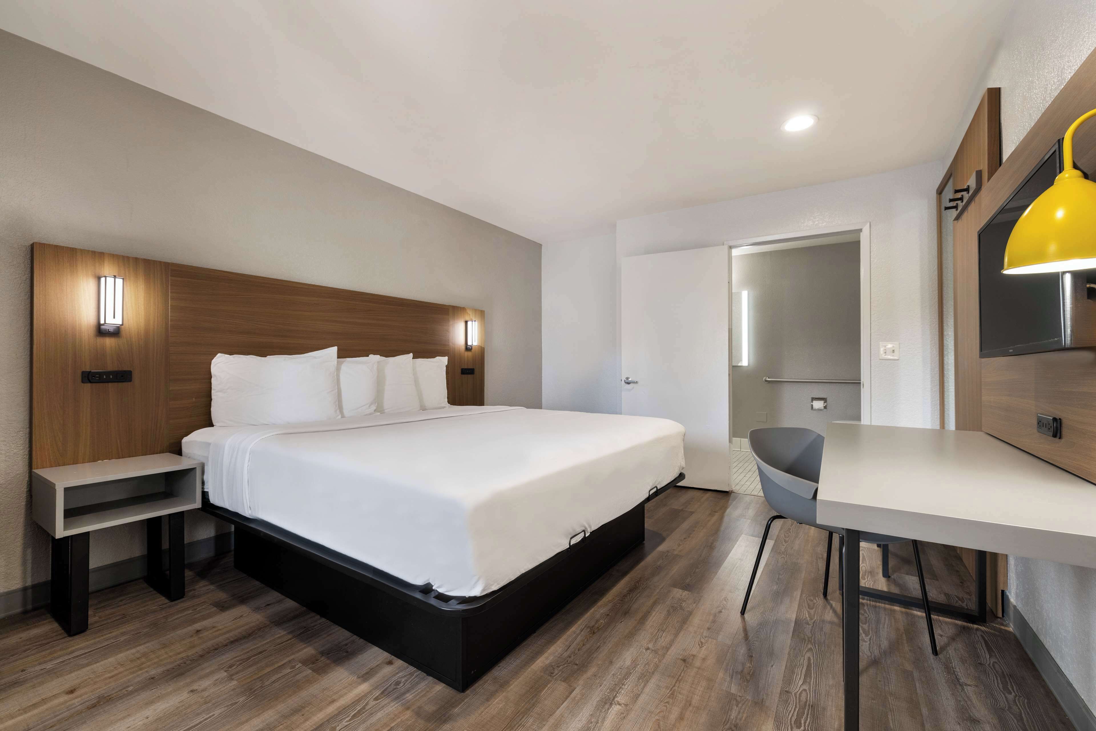 Photo - Motel 6-Santa Ana, CA