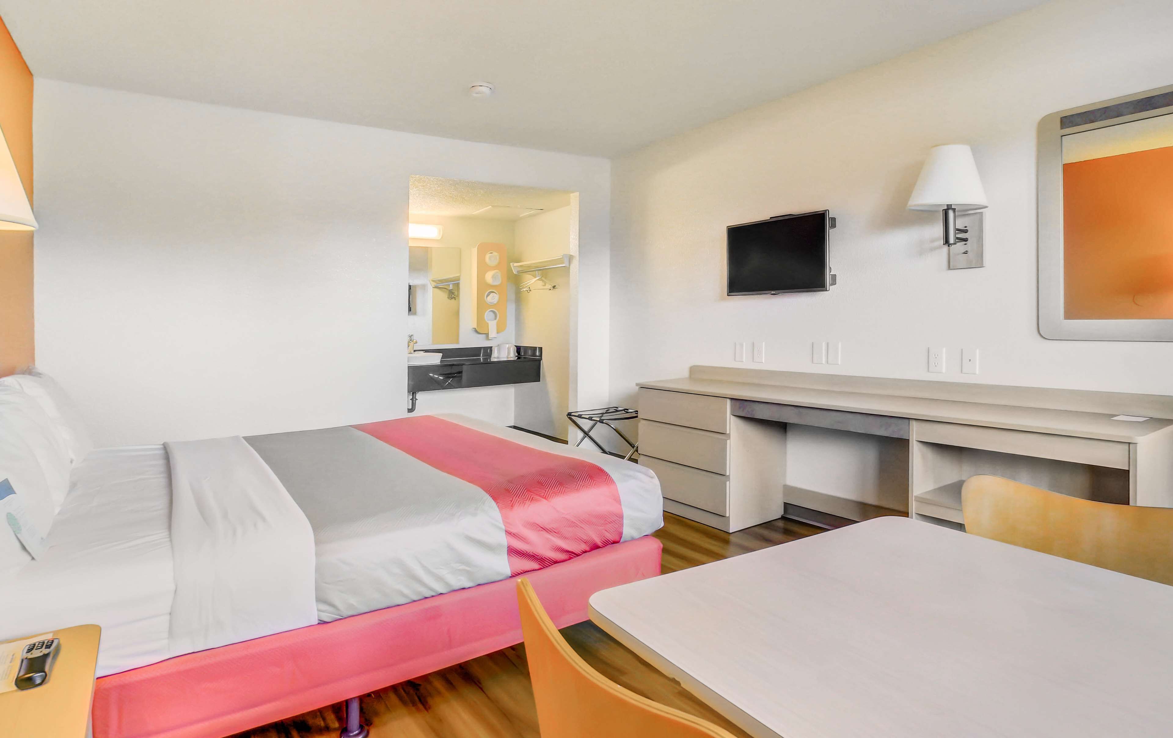 Wifi gratis y ropa de cama 