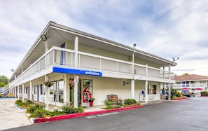 Exterior - Motel 6 Medford, OR - North (Medford)