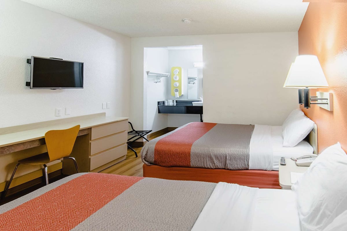 Wifi gratis y ropa de cama