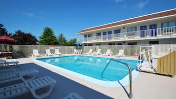 Alberca al aire libre por temporada