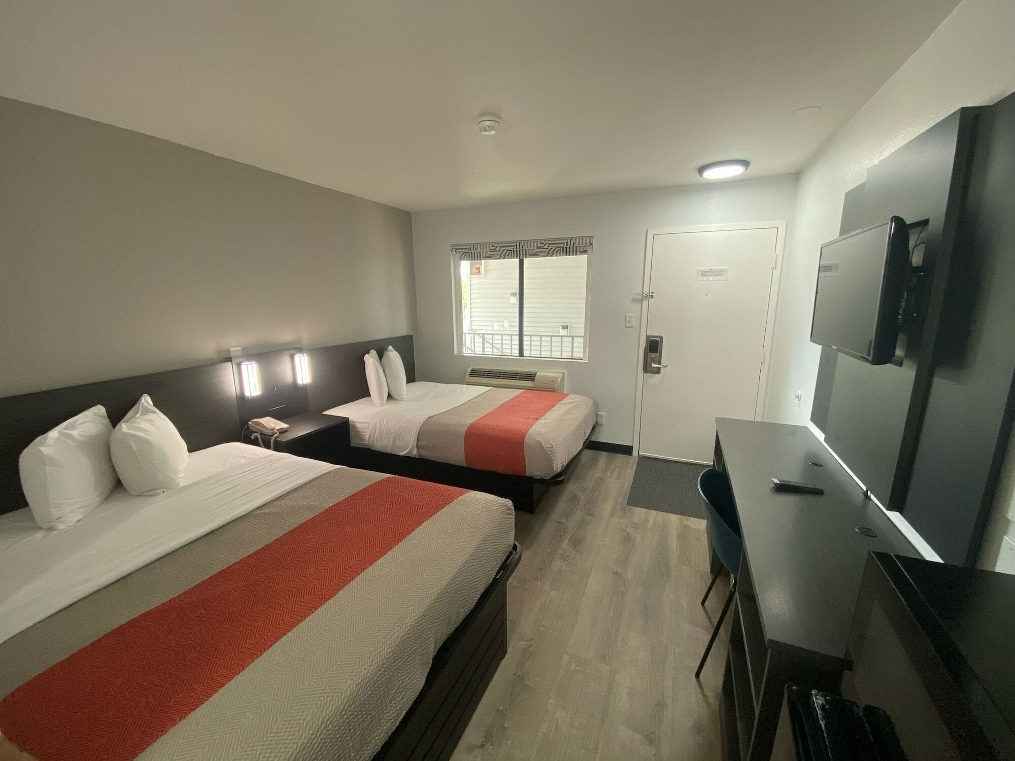 Desk, free WiFi, bed sheets