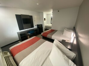 Free WiFi, bed sheets - Motel 6 Windsor Locks, CT - Hartford (Windsor Locks)